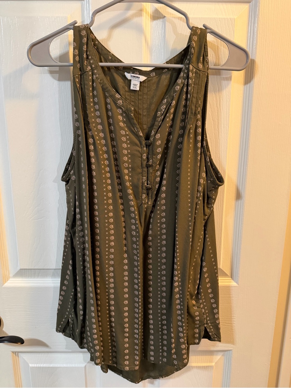 Sonoma Olive Green Blouse Tank with Cream Vertical Print